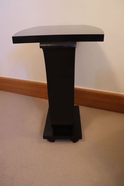 Art Déco . Une console table d'appoint ,...