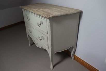 Commode ouvrant par deux tiroirs 
FLAMANT...