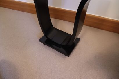 Art Déco . Une console table d'appoint ,...