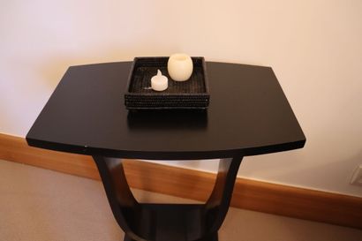 Art Déco . Une console table d'appoint ,...