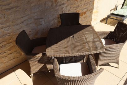 Mobilier de terrasse composé d'une table...
