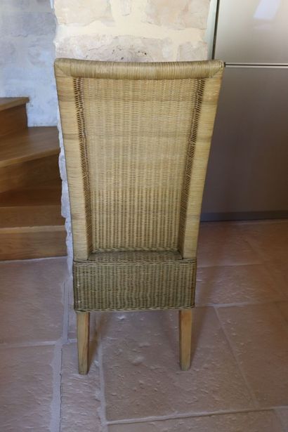 Mobilier de terrasse composé d'une table...