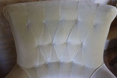 FAUTEUILS
Angleterre Deux fauteuils recouverts...