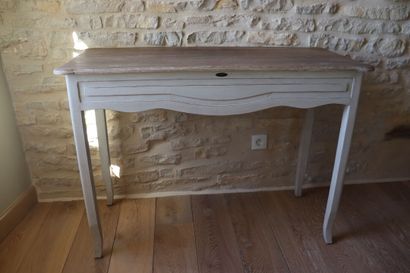 Console en bois naturel à trois tiroirs
Console...