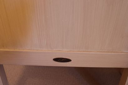 Paire de tables de chevet en bois naturel...