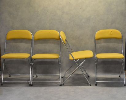 Ensemble de quatre chaises EYREL en tissu...