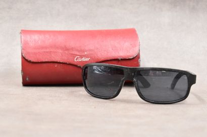 CARTIER. Paire de lunettes de soleil avec...