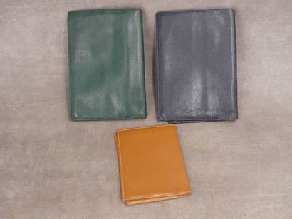 LONGCHAMP. Réunion de trois portefeuilles....