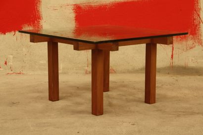 Table basse.
Table basse en bois et plateau...