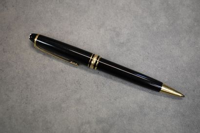 MONTBLANC. Un stylo bille Meisterstuck. Accident...