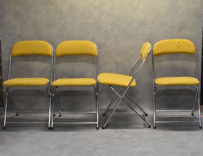 Ensemble de quatre chaises EYREL en tissu...