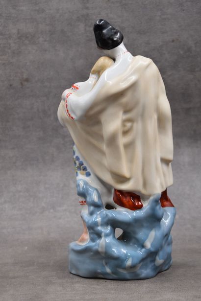 RUSSIE. Sujet en porcelaine soviétique représentant...