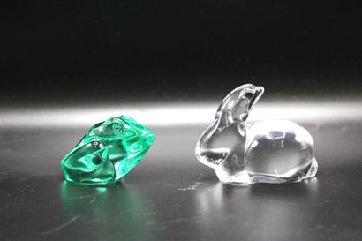 DAUM. Meeting of a frog in green tinted glass...