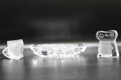 DAUM. Meeting of a transparent glass vide-poche...