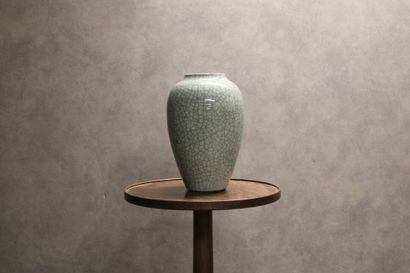 CHINE 
Large porcelain vase cracked celadon...