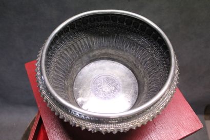 ASIE 
LAOS. Cup in silver embossed on its...