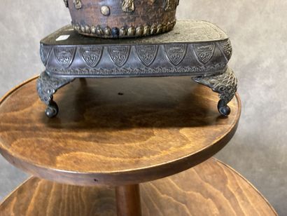 CHINA. Meeting of two covered pots in carved...