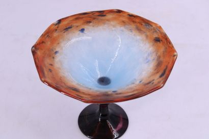 SCHNEIDER (XXth) Glass bowl blown on a pedestal....
