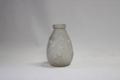 Pressed glass piriform vase. Art Deco period....