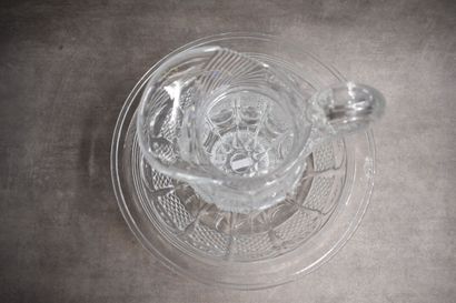 LE CREUSOT 
CREUSOT. Ewer and its basin out...