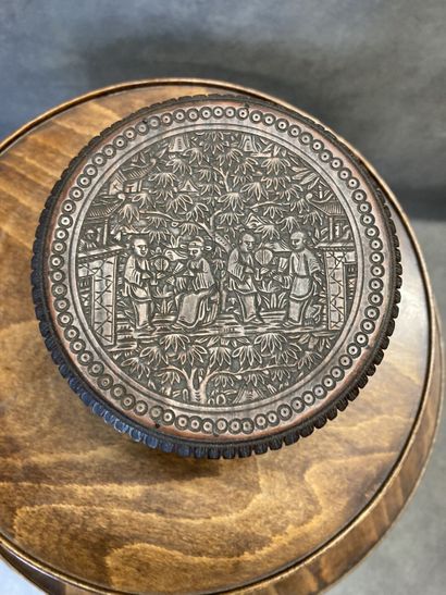 CHINA. Meeting of two covered pots in carved...