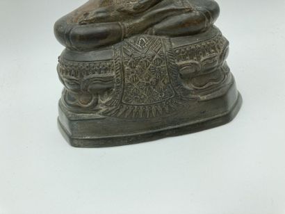 THAILANDE - ASIE 
Seated Buddha in bronze....