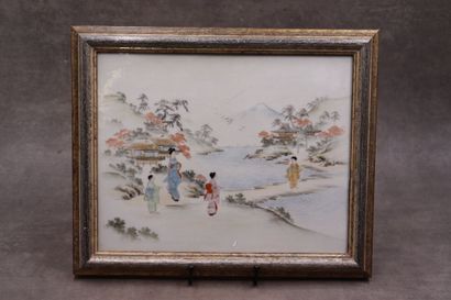 JAPAN. Porcelain plate painted with geisha...
