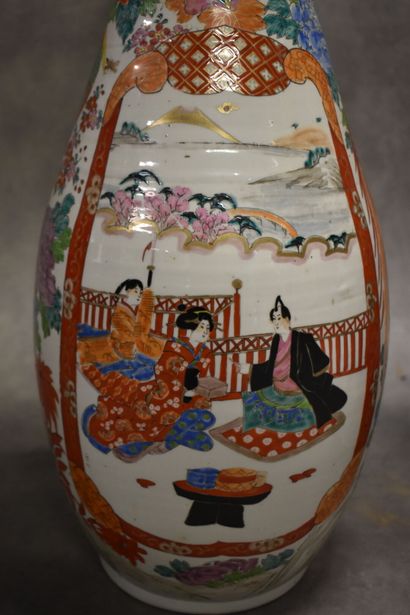 JAPAN. Pair of porcelain vases with polychrome...