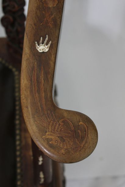 CHINE
Armchair in natural wood with hexagonal...