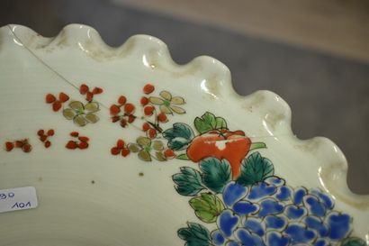 JAPAN. Pair of porcelain vases with polychrome...