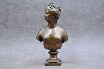 P. BAUR (XIXe-XXe siècle), Diane, bronze...