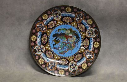 Plat au dragon. 
CHINA. Important dish in...