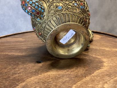 TIBET 
Metal teapot (silver ?) decorated...