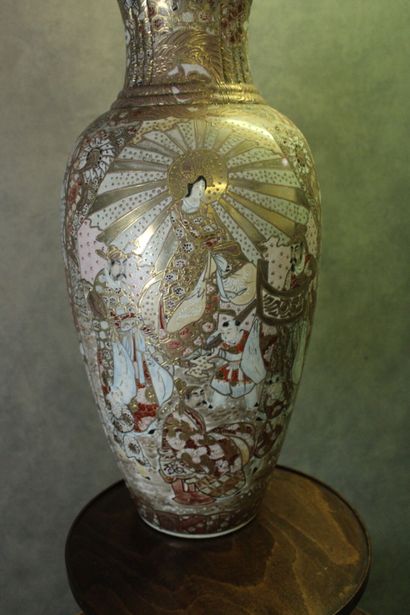 Satsuma
JAPAN. Pair of baluster vases in...