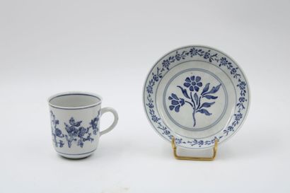 Chine -Compagnie des indes 
Suite of 4 cups...