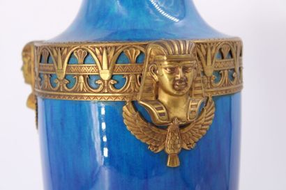 SEVRES
(in the taste of the manufacture)...