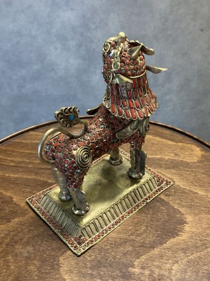 TIBET
Big dog of Fô in gilded metal and inlays...
