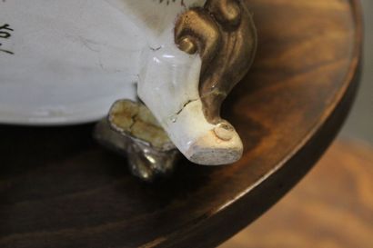 Satsuma
JAPAN
Porcelain covered pot with...