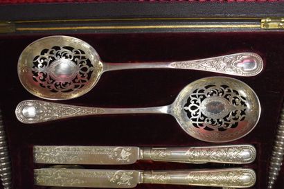 Ménagère en métal argenté et argent ajouré...