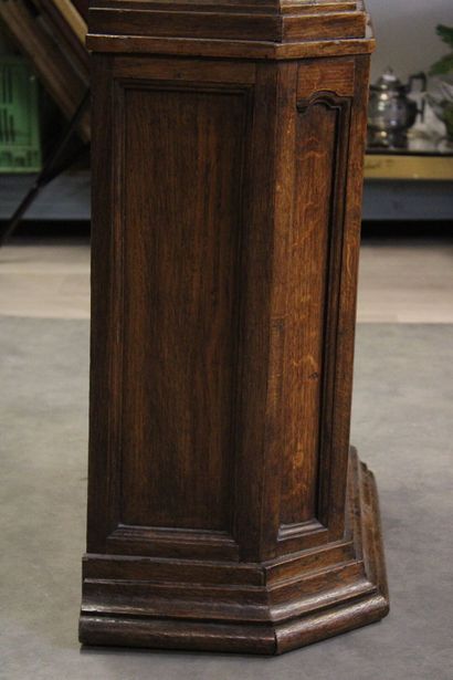 Régence
Horloge de parquet en chêne mouluré...