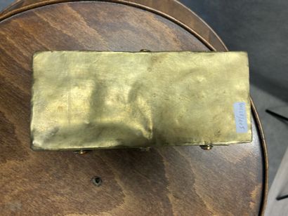 TIBET 
Metal box (silver ?) with filigree...