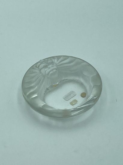LALIQUE
Glass ashtray with lion head. Signed...