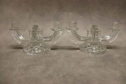 Lot comprenant :
Pair of candlesticks out...
