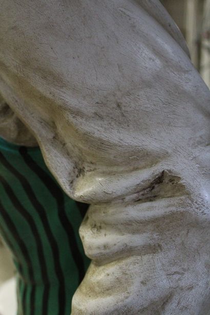 Majordome
Plaster statue of a black man in...