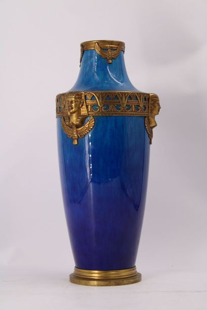 SEVRES
(in the taste of the manufacture)...