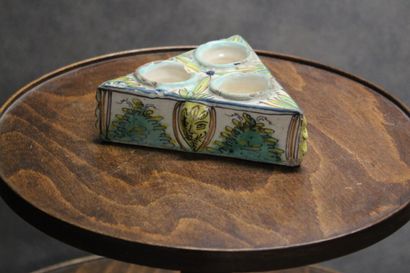 dans le goût de la RENAISSANCE 
Earthenware...