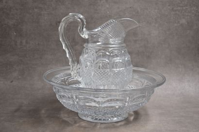 LE CREUSOT 
CREUSOT. Ewer and its basin out...