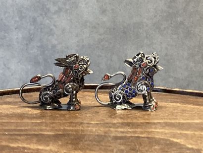 TIBET 
Pair of small dogs of Fô in metal...