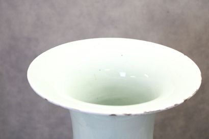 CHINE 
Important baluster vase in porcelain...