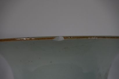 CHINE. Vase en porcelaine 
CHINA, About 1900....